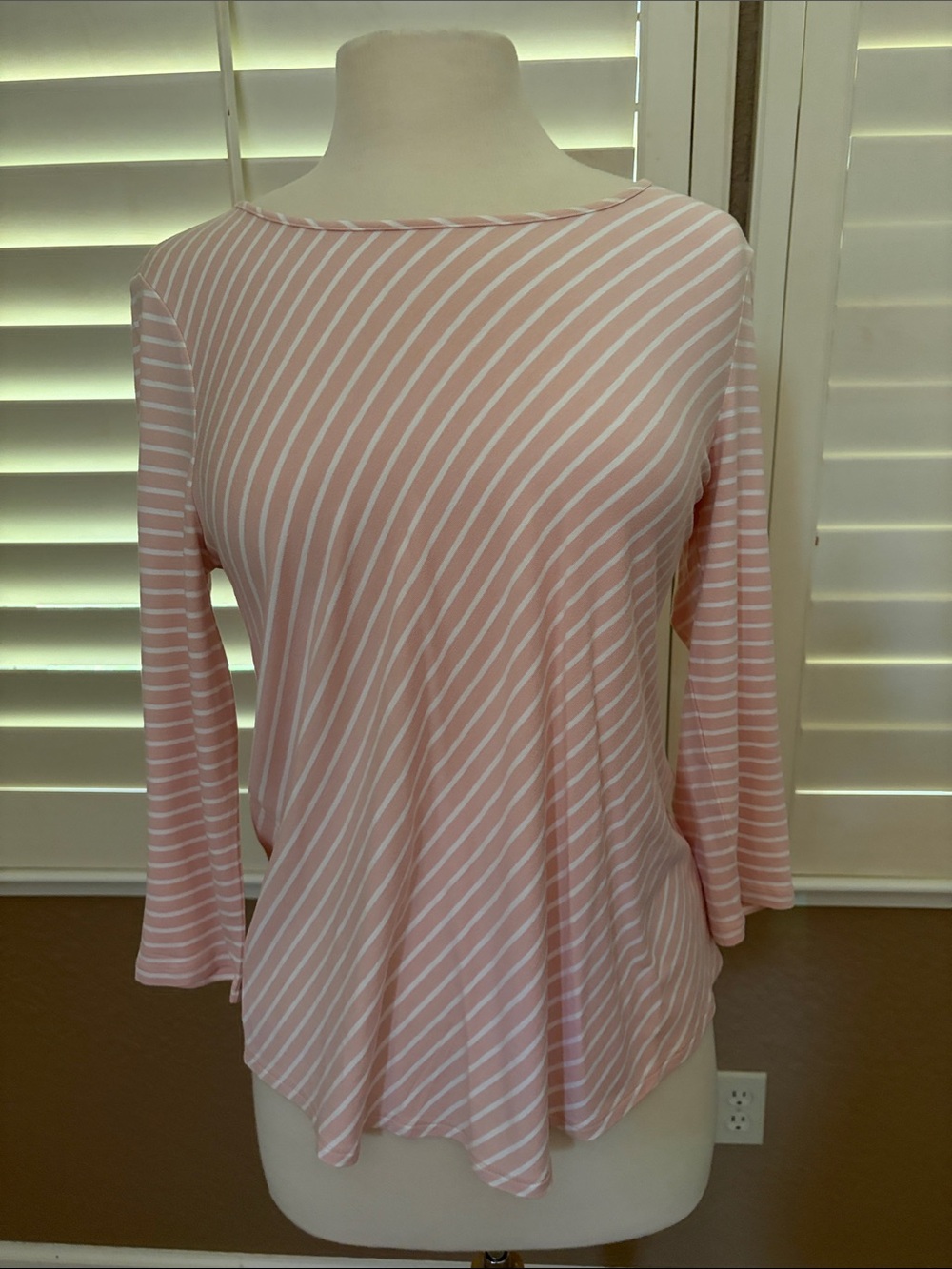 Chico’s Pink and White Striped Long Sleeve Scoop Neck top NWT size 0 / S - Picture 2 of 8